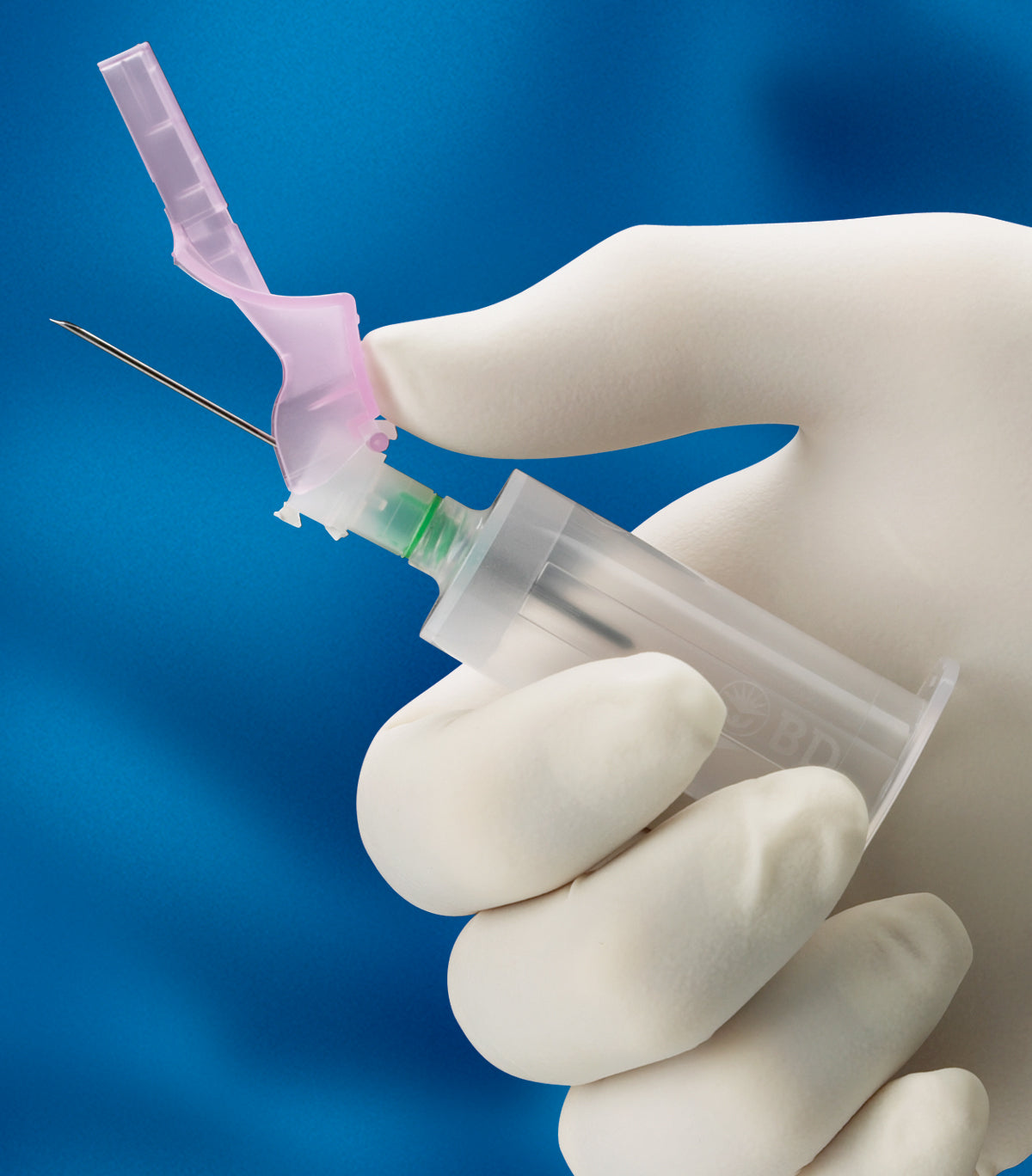 Vacutainer Eclipse Blood Collection Needle with Luer Adapter and Pre-Attached Holder 22G x 1-1/4" 100 Case